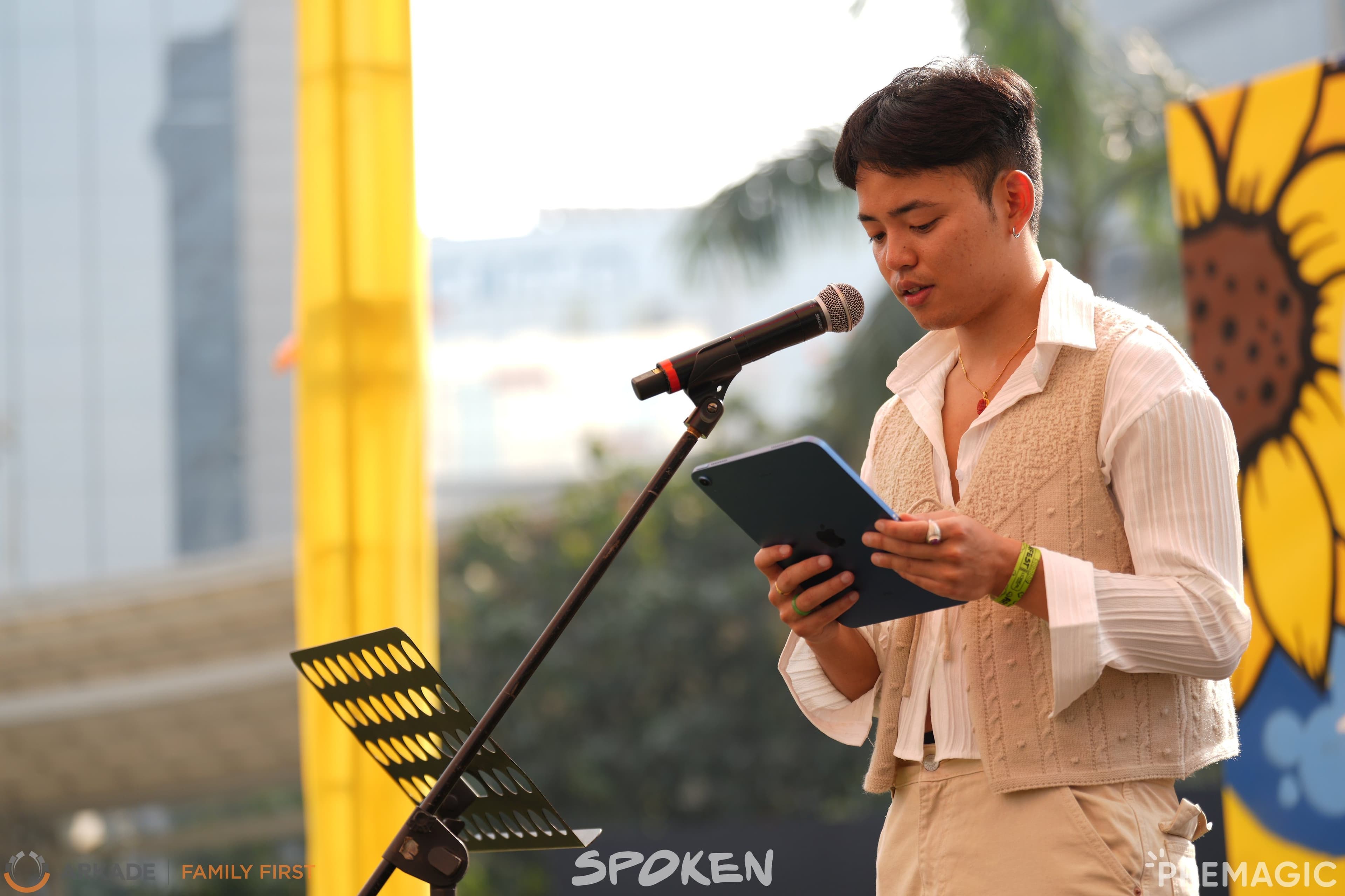 Mukahang performing at Spoken Fest Mumbai